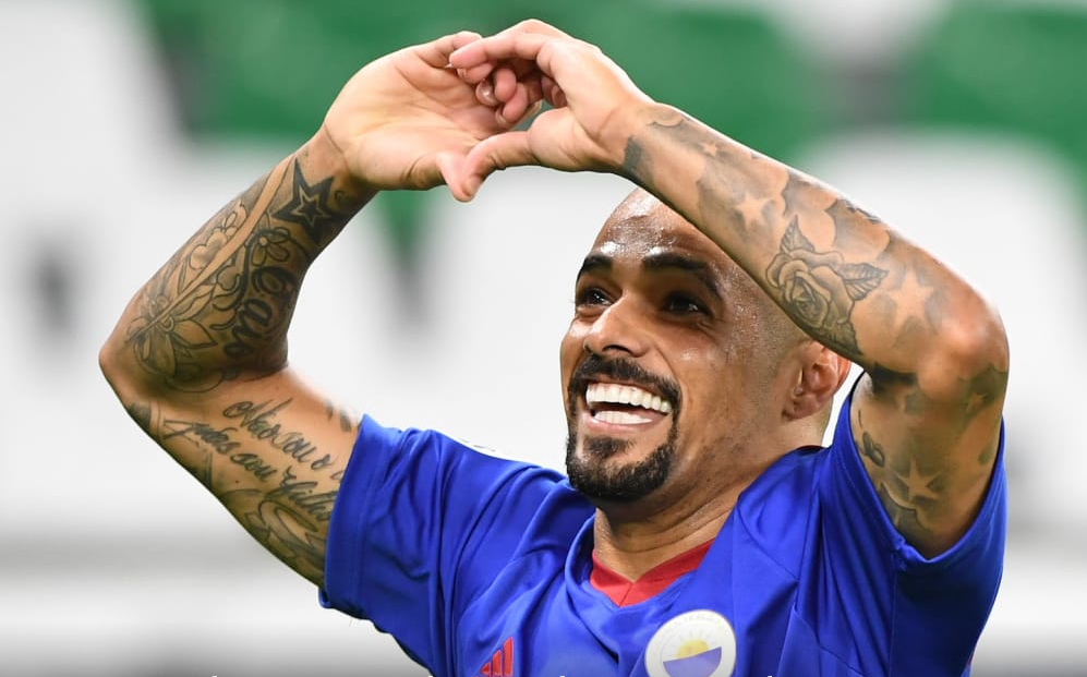 关于今晨亚冠传出新动向，阿斯顿维拉豪取连胜，管理层表态——引发热议，控场能力受关注的信息